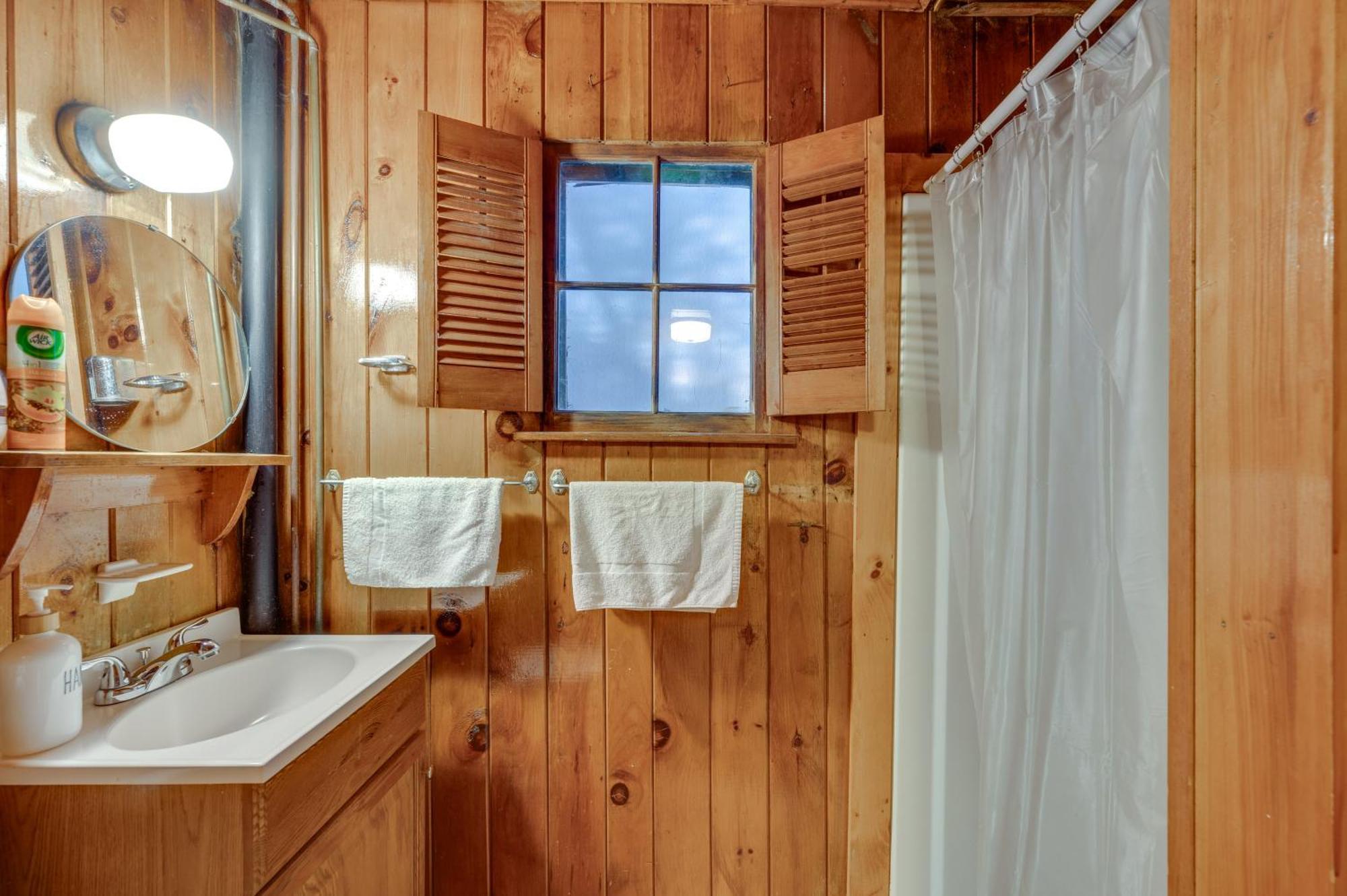 Cozy Laconia Studio With Pool Access - 2 Mi To Lake! Διαμέρισμα Εξωτερικό φωτογραφία